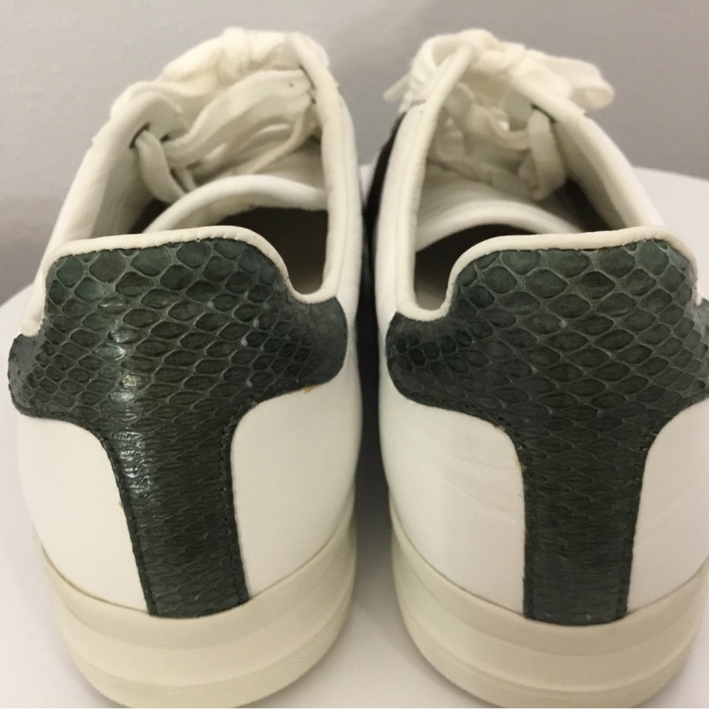 Gucci White Leather Sneakers with Red & Green Stripe - Picture 2 of 10